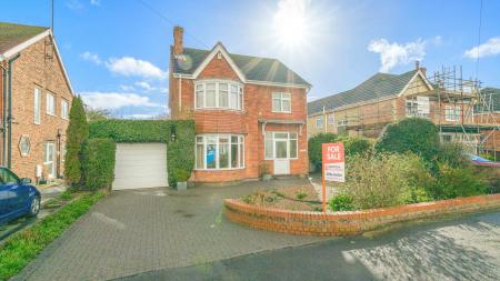 5 bedroom Detached house for sale in Sunningdale Drive, Skegness, PE25