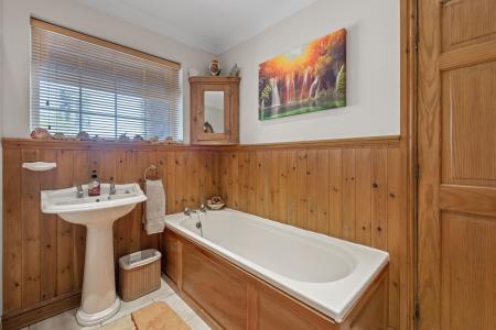 3 bedroom Detached bungalow for sale in Doubledays Lane, Burgh Le Marsh, PE24