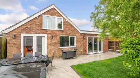4 bedroom Detached bungalow for sale in Seacroft Road, Mablethorpe, LN12