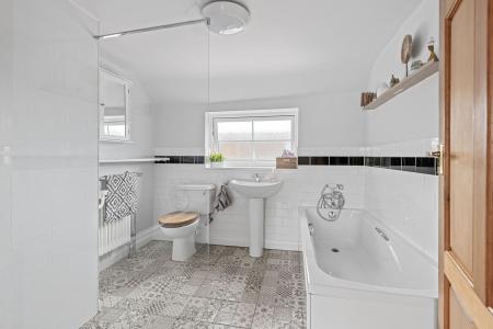 3 bedroom Detached house for sale in Sea Lane, Friskney, PE22