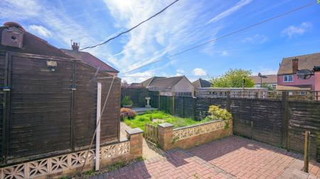 3 bedroom Semi-detached house for sale in Roman Bank, Skegness, PE25