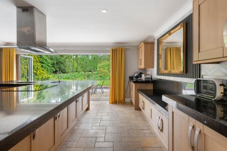 4 bedroom Detached bungalow for sale in Summer Gates Lane, Bratoft, Skegness, PE24