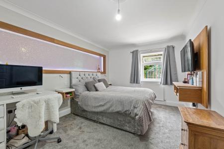 4 bedroom Detached bungalow for sale in Summer Gates Lane, Bratoft, Skegness, PE24