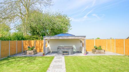 4 bedroom Detached bungalow for sale in Spilsby Road, Wainfleet, PE24