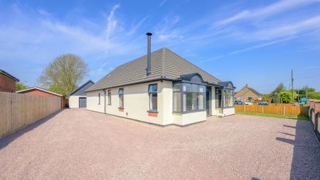 4 bedroom Detached bungalow for sale in Spilsby Road, Wainfleet, PE24