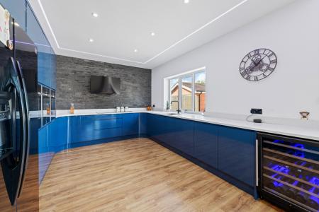 4 bedroom Detached bungalow for sale in Spilsby Road, Wainfleet, PE24