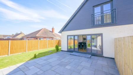 4 bedroom Detached bungalow for sale in Spilsby Road, Wainfleet, PE24