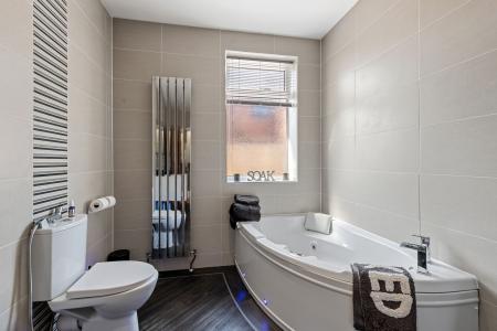 4 bedroom Detached bungalow for sale in Spilsby Road, Wainfleet, PE24