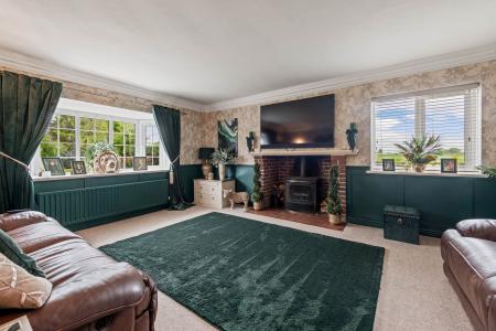 7 bedroom Detached house for sale in Field Lane, Friskney, PE22