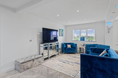 7 bedroom Detached house for sale in Field Lane, Friskney, PE22