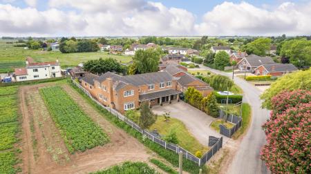 7 bedroom Detached house for sale in Field Lane, Friskney, PE22