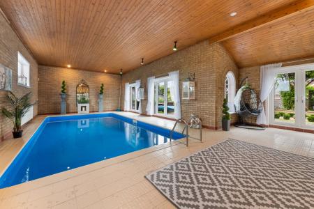 7 bedroom Detached house for sale in Field Lane, Friskney, PE22