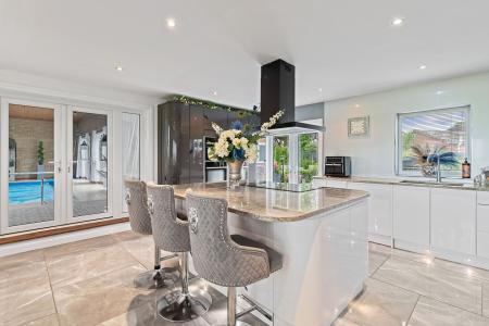 7 bedroom Detached house for sale in Field Lane, Friskney, PE22