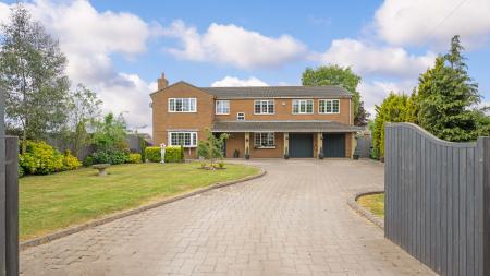 7 bedroom Detached house for sale in Field Lane, Friskney, PE22