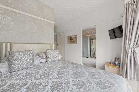 6 bedroom Detached house for sale in Glentworth Crescent, Skegness, PE25