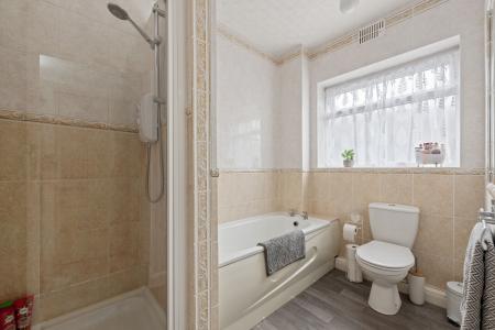 6 bedroom Detached house for sale in Glentworth Crescent, Skegness, PE25