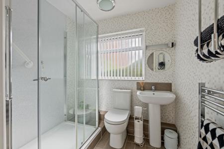 6 bedroom Detached house for sale in Glentworth Crescent, Skegness, PE25