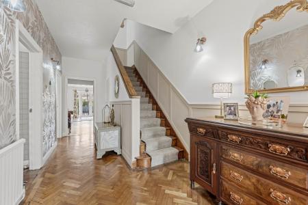 6 bedroom Detached house for sale in Glentworth Crescent, Skegness, PE25