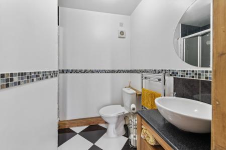 6 bedroom Detached house for sale in Glentworth Crescent, Skegness, PE25