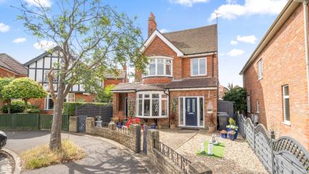 Glentworth Crescent, Skegness, PE25