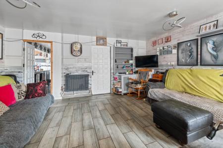 1 bedroom Detached bungalow for sale in South End, Hogsthorpe, PE24