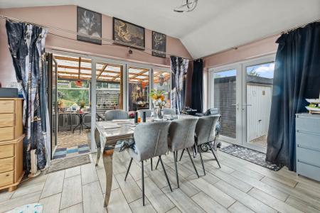 1 bedroom Detached bungalow for sale in South End, Hogsthorpe, PE24