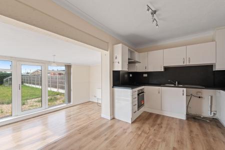 2 bedroom Bungalow for sale in Sea Lane, Ingoldmells, PE25