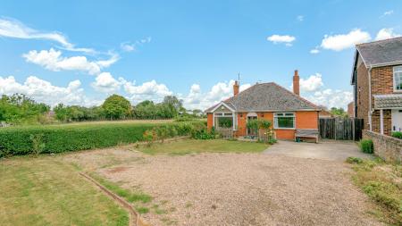 3 bedroom Detached bungalow for sale in Station Road, Burgh Le Marsh, PE24