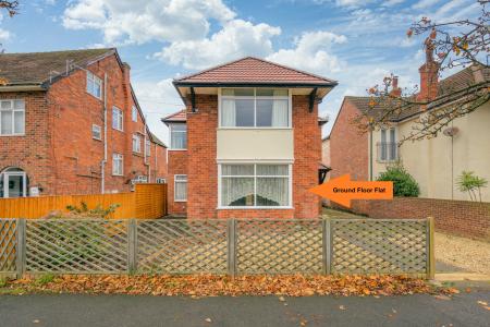 1 bedroom Flat for sale in Park Avenue, Skegness, PE25