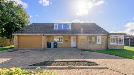 3 bedroom Detached bungalow for sale in 1 Washdyke Lane, Mumby, LN13