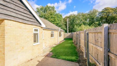 3 bedroom Detached bungalow for sale in 1 Washdyke Lane, Mumby, LN13