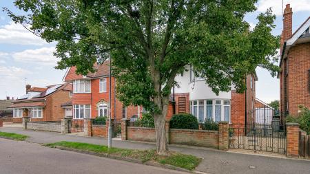 4 bedroom Detached house for sale in Saxby Avenue, Skegness, PE25