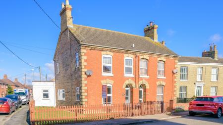 3 bedroom Semi-detached house for sale in Chauntry Road, Alford, LN13