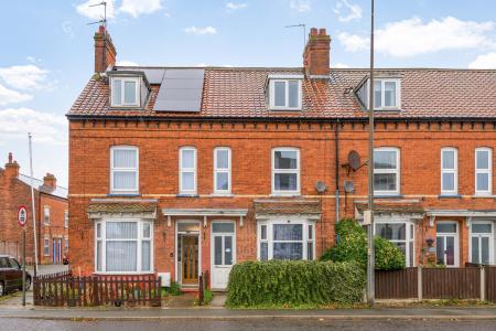 5 bedroom Terraced House for sale in Wainfleet Road, Skegness, PE25