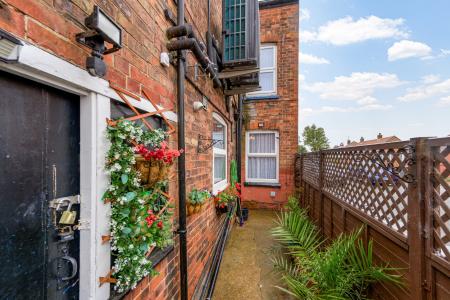 5 bedroom End of terrace house for sale in Wainfleet Road, Skegness, PE25