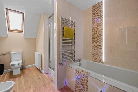 4 bedroom Detached house for sale in Ingoldmells Road, Addlethorpe, PE24