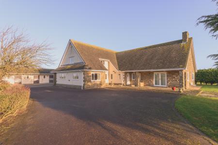 4 bedroom Detached house for sale in Ingoldmells Road, Addlethorpe, PE24