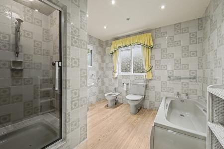 4 bedroom Detached house for sale in Ingoldmells Road, Addlethorpe, PE24