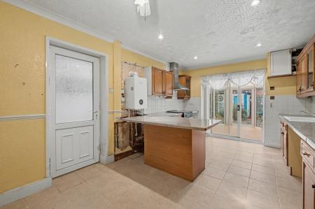 4 bedroom Terraced House for sale in Cavendish Road, Skegness, PE25