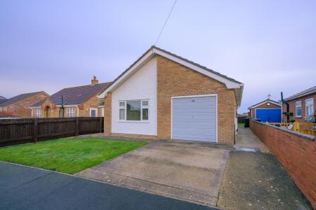 2 bedroom Bungalow for sale in Marine Avenue, Sutton on Sea, LN12