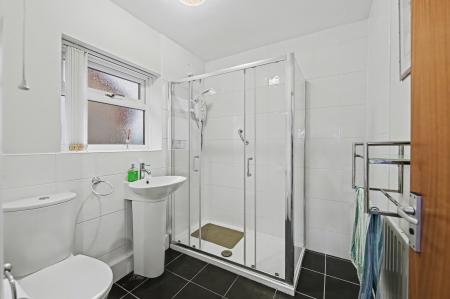 2 bedroom Bungalow for sale in Marine Avenue, Sutton on Sea, LN12