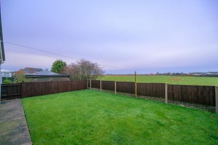 2 bedroom Bungalow for sale in Marine Avenue, Sutton on Sea, LN12