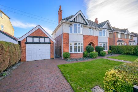 4 bedroom Detached house for sale in Sunningdale Drive, Skegness, PE25
