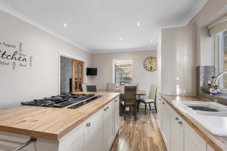 4 bedroom Detached house for sale in Sunningdale Drive, Skegness, PE25