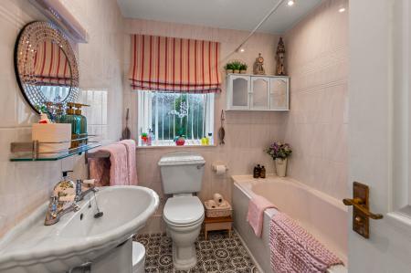 9 bedroom Guest House for sale in 28 South Parade, Skegness, PE25