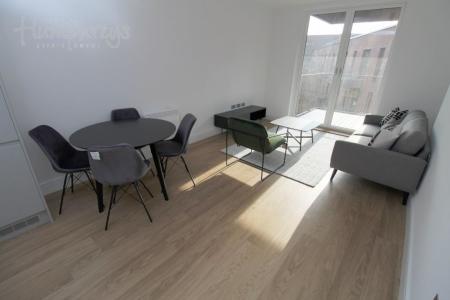 2 bedroom Property to let in East Timber Yard - B5 - 8-8 Viewings