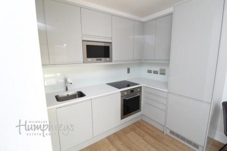 2 bedroom Property to let in East Timber Yard - B5 - 8-8 Viewings
