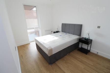 2 bedroom Property to let in East Timber Yard - B5 - 8-8 Viewings
