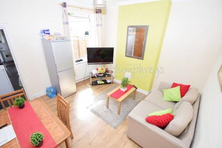 1 bedroom Property to let in Double Bedroom, Leslie Road, B16