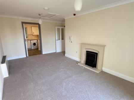 2 bedroom Flat for sale in All Saints Road, Burton-On-Trent